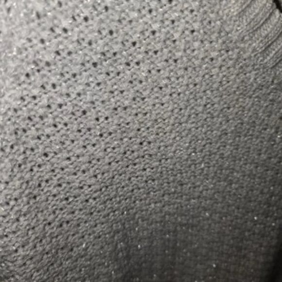 Juniors SO Gorgeous Sparkly Silver V-Neck Sweater Size  is Junior's Large - Picture 6 of 6